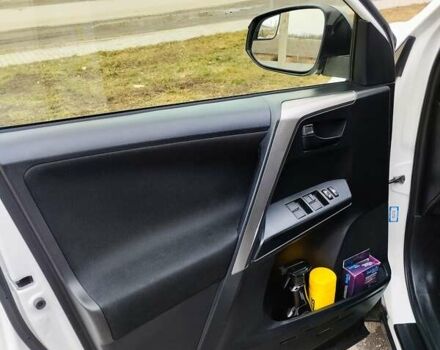 Белый Тойота РАВ 4, объемом двигателя 2.5 л и пробегом 120 тыс. км за 20000 $, фото 8 на Automoto.ua