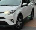 Белый Тойота РАВ 4, объемом двигателя 2 л и пробегом 98 тыс. км за 19500 $, фото 1 на Automoto.ua