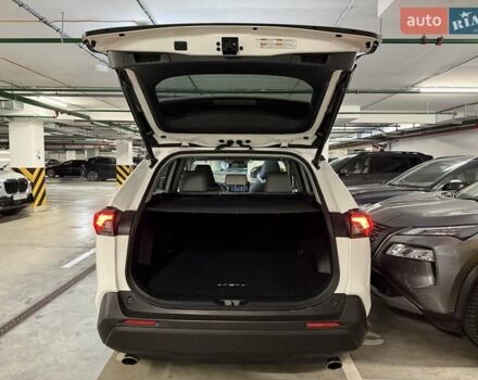 Білий Тойота РАВ 4, об'ємом двигуна 2.49 л та пробігом 33 тис. км за 27900 $, фото 43 на Automoto.ua