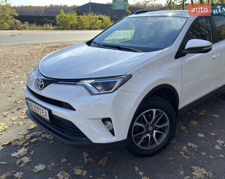 Білий Тойота РАВ 4, об'ємом двигуна 1.99 л та пробігом 196 тис. км за 19700 $, фото 4 на Automoto.ua