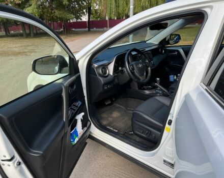 Белый Тойота РАВ 4, объемом двигателя 2.5 л и пробегом 80 тыс. км за 25000 $, фото 4 на Automoto.ua