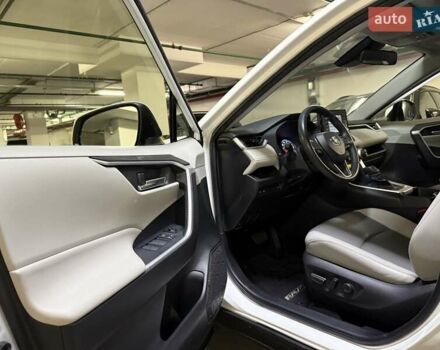 Білий Тойота РАВ 4, об'ємом двигуна 2.49 л та пробігом 33 тис. км за 27900 $, фото 17 на Automoto.ua