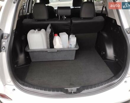 Белый Тойота РАВ 4, объемом двигателя 2.5 л и пробегом 120 тыс. км за 20000 $, фото 9 на Automoto.ua