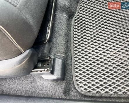 Белый Тойота РАВ 4, объемом двигателя 2 л и пробегом 171 тыс. км за 19999 $, фото 78 на Automoto.ua