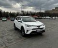 Білий Тойота РАВ 4, об'ємом двигуна 2.49 л та пробігом 163 тис. км за 18000 $, фото 5 на Automoto.ua