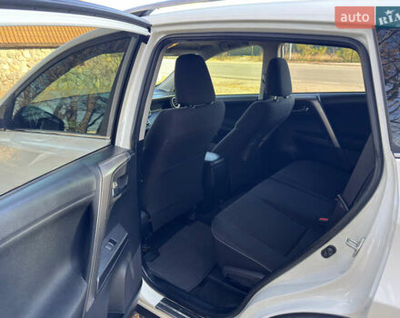 Білий Тойота РАВ 4, об'ємом двигуна 1.99 л та пробігом 196 тис. км за 19700 $, фото 11 на Automoto.ua