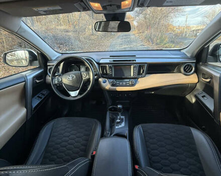 Білий Тойота РАВ 4, об'ємом двигуна 2.49 л та пробігом 150 тис. км за 22500 $, фото 11 на Automoto.ua