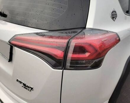 Белый Тойота РАВ 4, объемом двигателя 0 л и пробегом 120 тыс. км за 19500 $, фото 3 на Automoto.ua