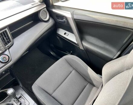 Белый Тойота РАВ 4, объемом двигателя 2 л и пробегом 171 тыс. км за 19999 $, фото 92 на Automoto.ua