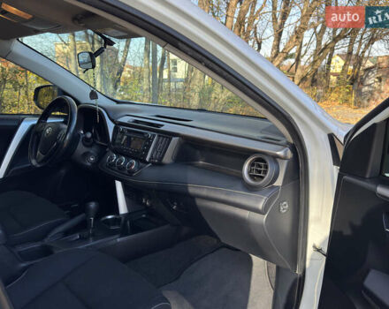 Білий Тойота РАВ 4, об'ємом двигуна 1.99 л та пробігом 196 тис. км за 19700 $, фото 15 на Automoto.ua