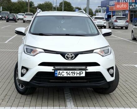 Белый Тойота РАВ 4, объемом двигателя 2 л и пробегом 171 тыс. км за 19999 $, фото 1 на Automoto.ua