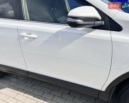 Белый Тойота РАВ 4, объемом двигателя 2 л и пробегом 171 тыс. км за 19999 $, фото 33 на Automoto.ua