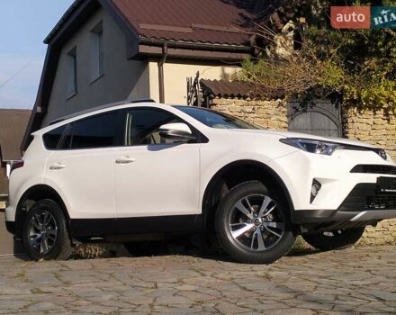 Білий Тойота РАВ 4, об'ємом двигуна 1.99 л та пробігом 104 тис. км за 22800 $, фото 2 на Automoto.ua