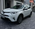 Белый Тойота РАВ 4, объемом двигателя 1.99 л и пробегом 200 тыс. км за 18899 $, фото 1 на Automoto.ua