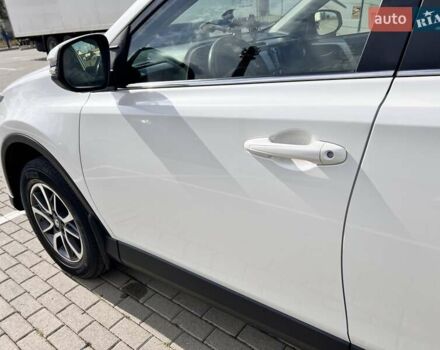 Белый Тойота РАВ 4, объемом двигателя 2 л и пробегом 171 тыс. км за 19999 $, фото 39 на Automoto.ua