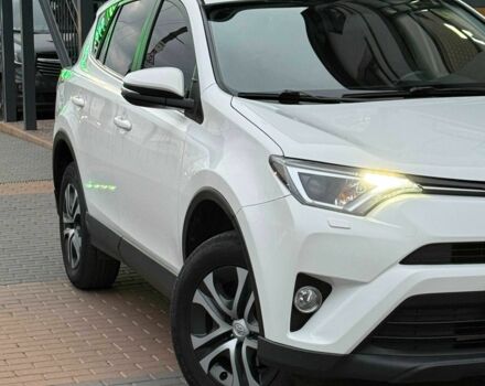 Белый Тойота РАВ 4, объемом двигателя 2 л и пробегом 98 тыс. км за 19500 $, фото 3 на Automoto.ua