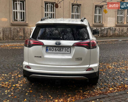Белый Тойота РАВ 4, объемом двигателя 2.49 л и пробегом 191 тыс. км за 21800 $, фото 4 на Automoto.ua