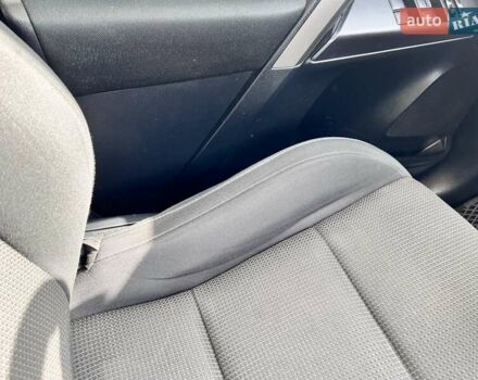 Белый Тойота РАВ 4, объемом двигателя 2 л и пробегом 171 тыс. км за 19999 $, фото 85 на Automoto.ua