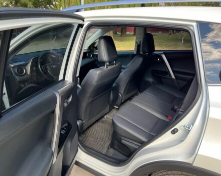 Белый Тойота РАВ 4, объемом двигателя 2.5 л и пробегом 80 тыс. км за 25000 $, фото 5 на Automoto.ua