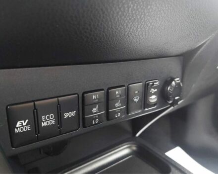 Білий Тойота РАВ 4, об'ємом двигуна 0 л та пробігом 140 тис. км за 12800 $, фото 7 на Automoto.ua