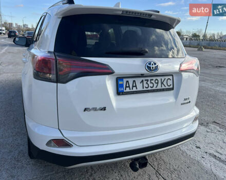 Белый Тойота РАВ 4, объемом двигателя 2.49 л и пробегом 154 тыс. км за 19400 $, фото 7 на Automoto.ua