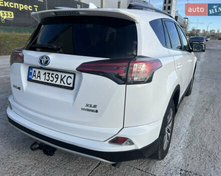 Белый Тойота РАВ 4, объемом двигателя 2.49 л и пробегом 154 тыс. км за 19400 $, фото 5 на Automoto.ua