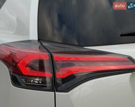 Белый Тойота РАВ 4, объемом двигателя 2.5 л и пробегом 117 тыс. км за 24300 $, фото 34 на Automoto.ua