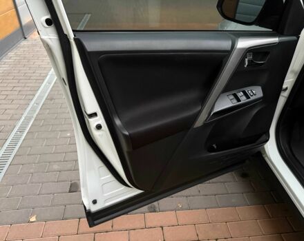 Белый Тойота РАВ 4, объемом двигателя 2 л и пробегом 98 тыс. км за 19500 $, фото 15 на Automoto.ua