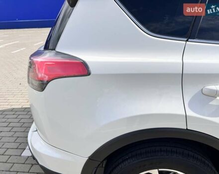 Белый Тойота РАВ 4, объемом двигателя 2 л и пробегом 171 тыс. км за 19999 $, фото 35 на Automoto.ua