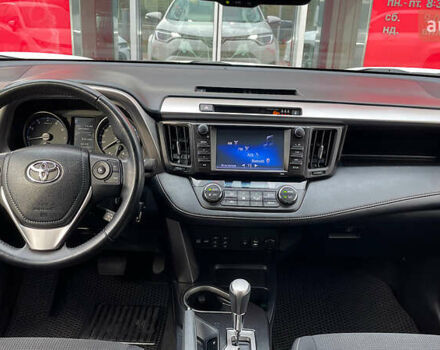 Білий Тойота РАВ 4, об'ємом двигуна 1.99 л та пробігом 158 тис. км за 18878 $, фото 7 на Automoto.ua