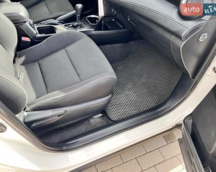 Белый Тойота РАВ 4, объемом двигателя 2 л и пробегом 171 тыс. км за 19999 $, фото 82 на Automoto.ua