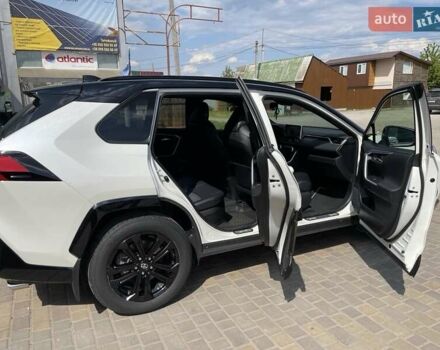 Белый Тойота РАВ 4, объемом двигателя 2.5 л и пробегом 113 тыс. км за 30500 $, фото 1 на Automoto.ua