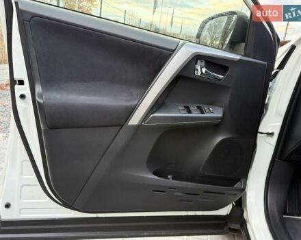 Белый Тойота РАВ 4, объемом двигателя 2.5 л и пробегом 117 тыс. км за 24300 $, фото 62 на Automoto.ua