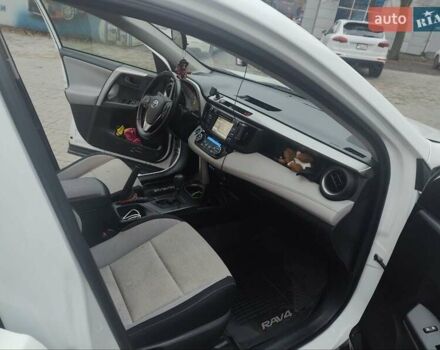 Білий Тойота РАВ 4, об'ємом двигуна 2.49 л та пробігом 90 тис. км за 25300 $, фото 14 на Automoto.ua