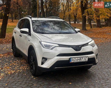 Белый Тойота РАВ 4, объемом двигателя 2.49 л и пробегом 191 тыс. км за 21800 $, фото 2 на Automoto.ua