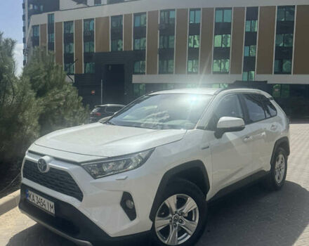 Белый Тойота РАВ 4, объемом двигателя 2.49 л и пробегом 140 тыс. км за 27000 $, фото 1 на Automoto.ua