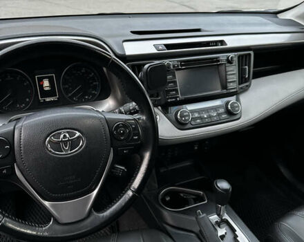 Білий Тойота РАВ 4, об'ємом двигуна 2.49 л та пробігом 163 тис. км за 18000 $, фото 29 на Automoto.ua