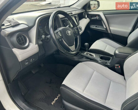 Белый Тойота РАВ 4, объемом двигателя 2.49 л и пробегом 154 тыс. км за 19400 $, фото 19 на Automoto.ua