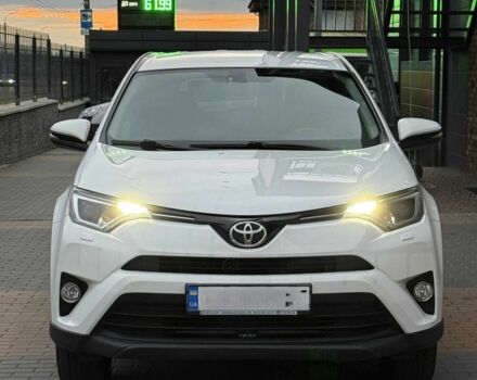 Белый Тойота РАВ 4, объемом двигателя 2 л и пробегом 98 тыс. км за 19500 $, фото 4 на Automoto.ua