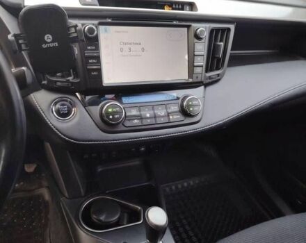 Белый Тойота РАВ 4, объемом двигателя 0 л и пробегом 120 тыс. км за 19500 $, фото 4 на Automoto.ua