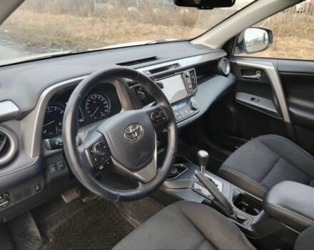 Белый Тойота РАВ 4, объемом двигателя 0 л и пробегом 120 тыс. км за 19500 $, фото 6 на Automoto.ua