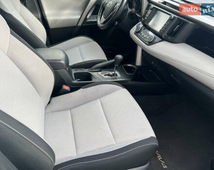 Белый Тойота РАВ 4, объемом двигателя 2.49 л и пробегом 154 тыс. км за 19400 $, фото 24 на Automoto.ua