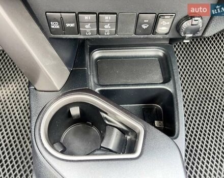 Белый Тойота РАВ 4, объемом двигателя 2 л и пробегом 171 тыс. км за 19999 $, фото 89 на Automoto.ua