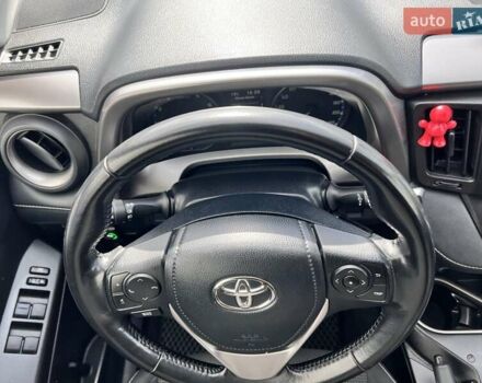 Белый Тойота РАВ 4, объемом двигателя 2 л и пробегом 171 тыс. км за 19999 $, фото 97 на Automoto.ua