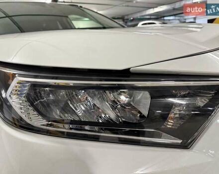 Білий Тойота РАВ 4, об'ємом двигуна 2.49 л та пробігом 33 тис. км за 27900 $, фото 12 на Automoto.ua