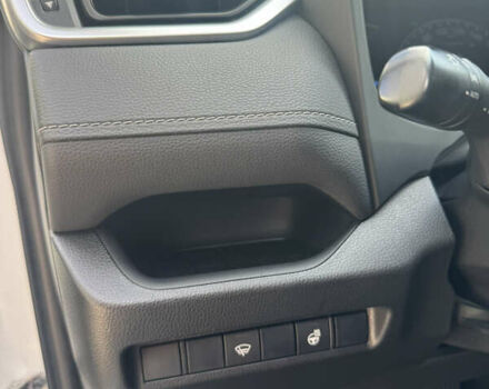 Белый Тойота РАВ 4, объемом двигателя 2.49 л и пробегом 140 тыс. км за 27000 $, фото 19 на Automoto.ua