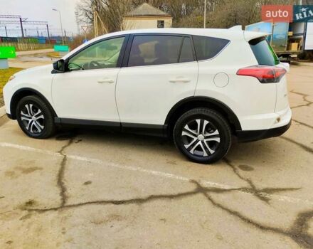 Белый Тойота РАВ 4, объемом двигателя 2.5 л и пробегом 120 тыс. км за 20000 $, фото 2 на Automoto.ua