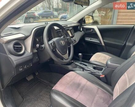 Белый Тойота РАВ 4, объемом двигателя 2.49 л и пробегом 107 тыс. км за 16950 $, фото 13 на Automoto.ua