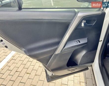 Белый Тойота РАВ 4, объемом двигателя 2 л и пробегом 171 тыс. км за 19999 $, фото 62 на Automoto.ua