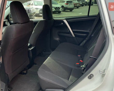 Білий Тойота РАВ 4, об'ємом двигуна 1.99 л та пробігом 158 тис. км за 18878 $, фото 10 на Automoto.ua